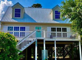 275 Atkinson Point Rd, Surf City, NC 28445