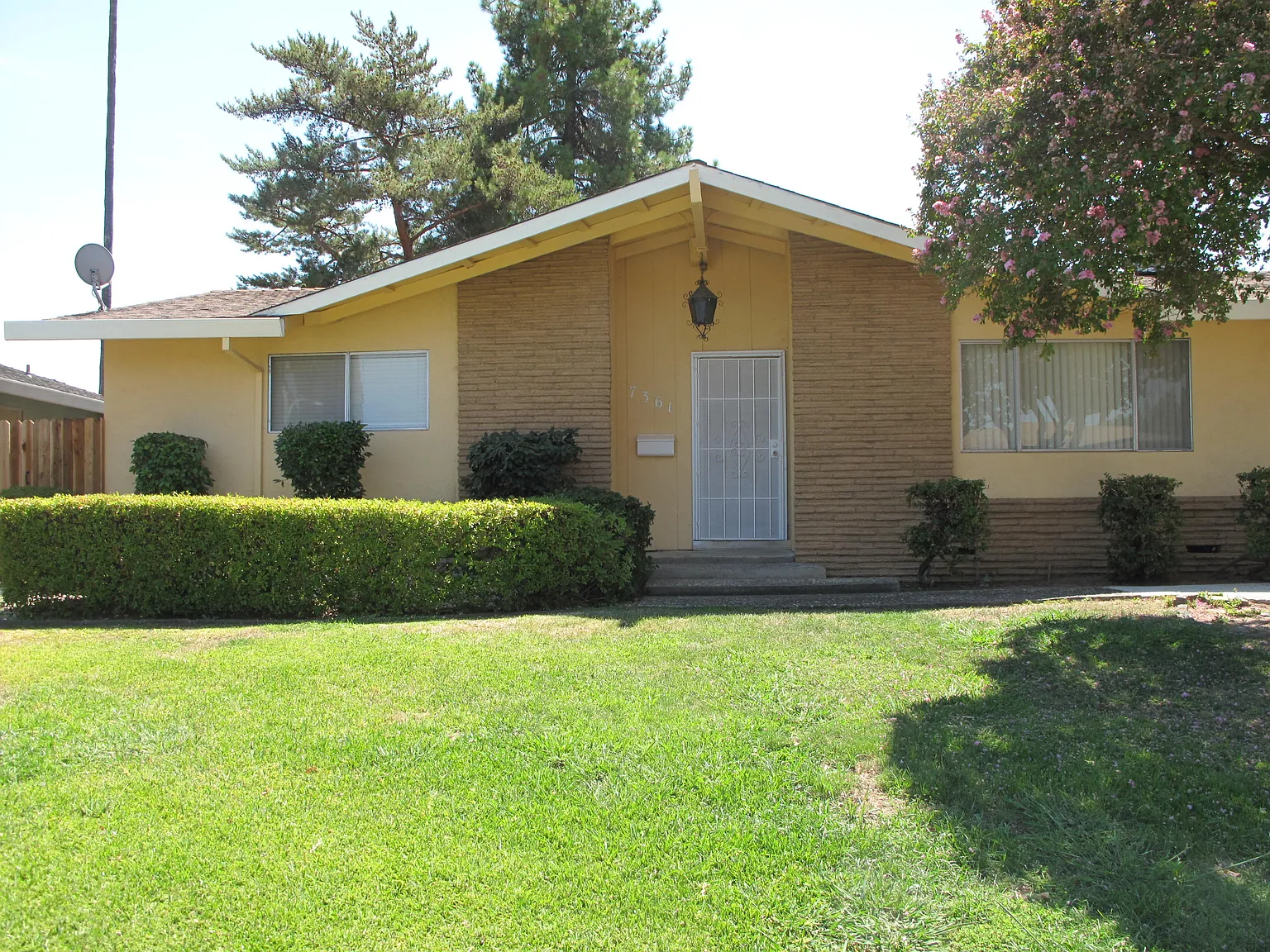 3 bed, 1450 sqft, $2,850 — Photo 2