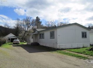 317 N 3rd St, Glendale, OR 97442