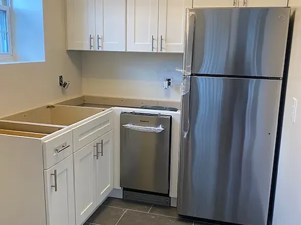 23-11 37th St #2, Astoria, NY 11105