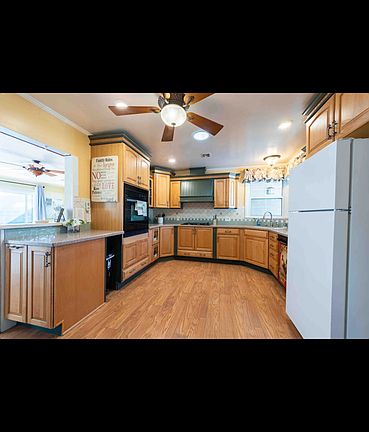 2nd image of 1212 W Elm Ave