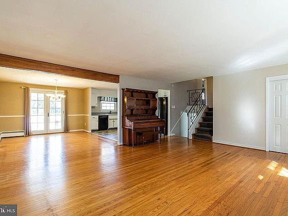 5th image of 574 Broadview Rd