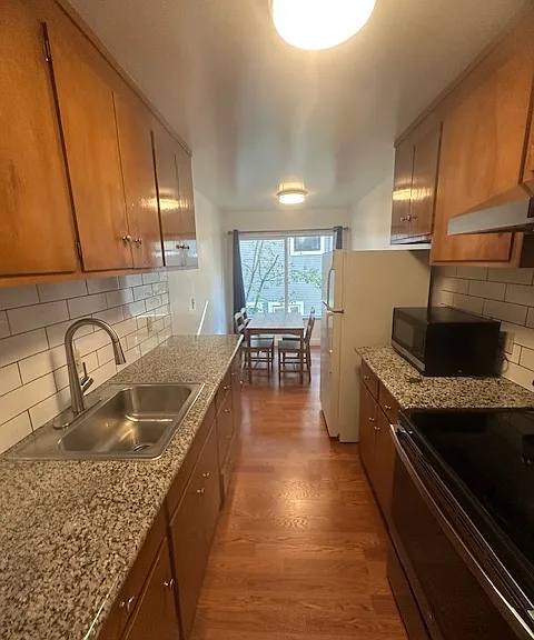 1634 Milvia St #4 — Photo 11