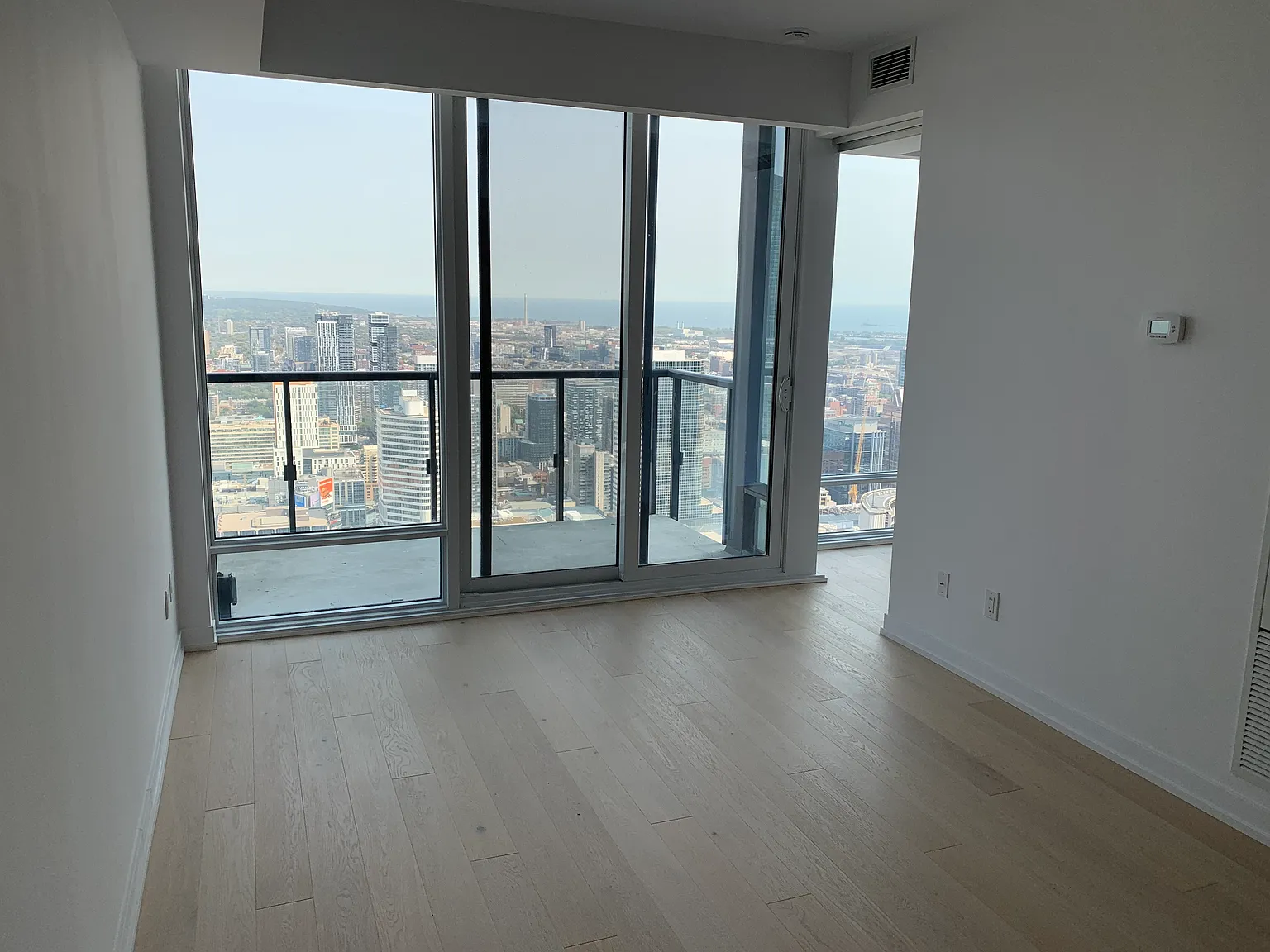 488 University Avenue Toronto — Photo 4
