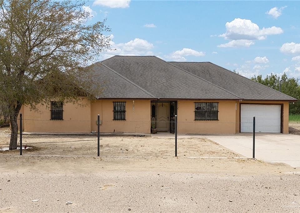1st image of 285 Tulipan St