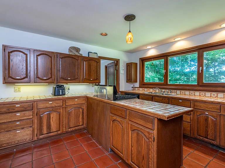 230 E Litchfield Rd — Photo 12