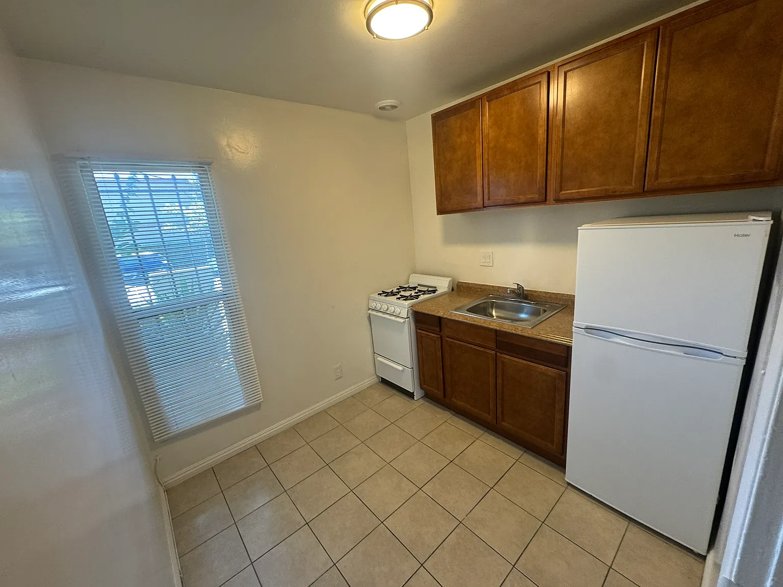 Studio, 450 sqft, $1,500 — Photo 2