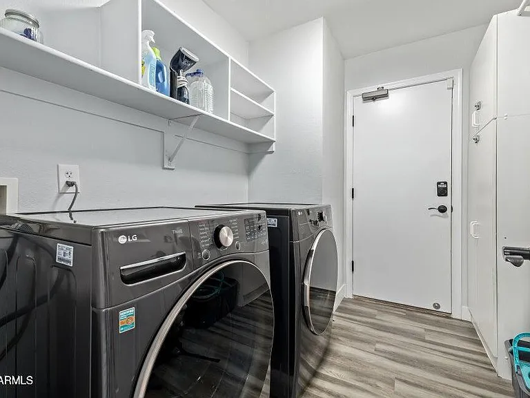 10617 W Daley Ln — Photo 26