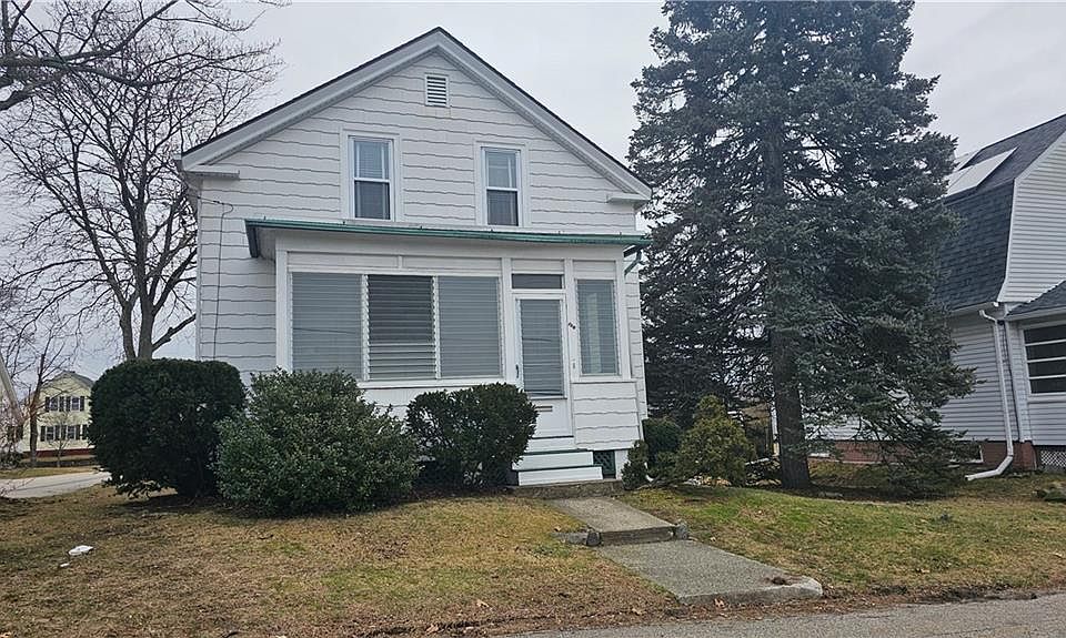 1st image of 186 2nd St