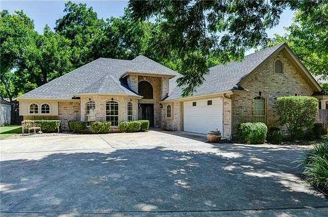 1st image of 344 Meadowlakes Dr