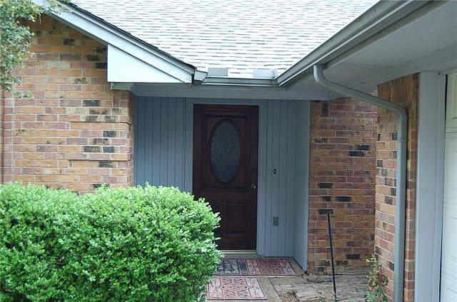 1st image of 1105 Cross Bend Dr