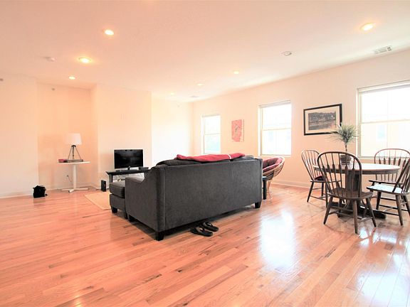 4th image of 1504 Fairmount Ave Unit E