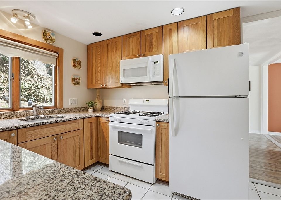 1st image of 26 Valley Rd Unit 26
