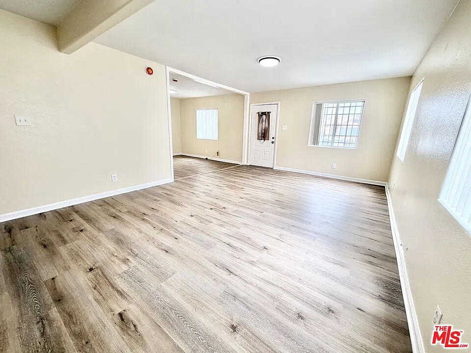 3 bed, 2.0 bath, 1000 sqft, $2,850 — Photo 4