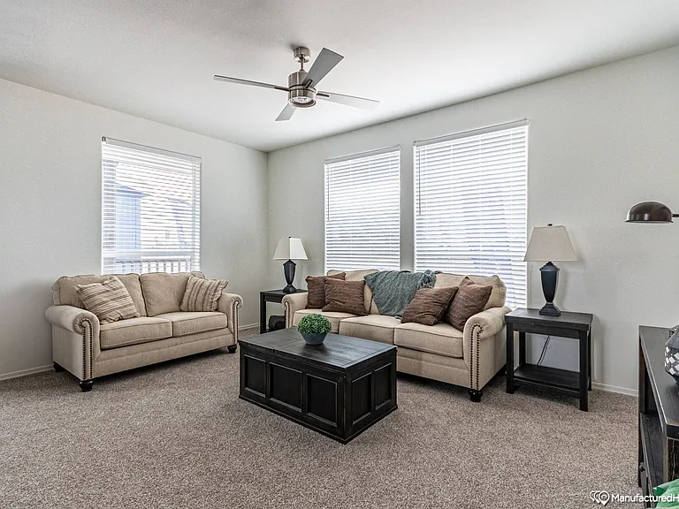 40 E Frost Ln — Photo 4