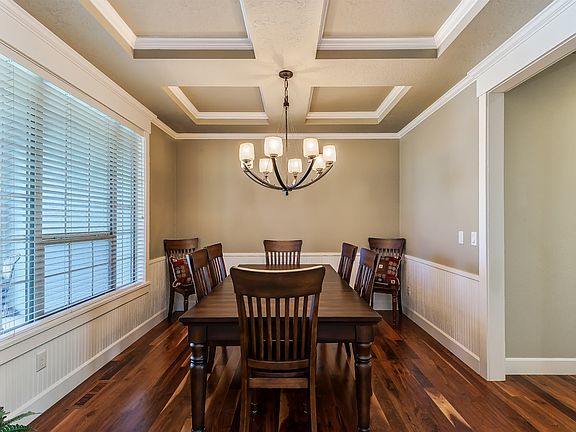 2nd image of 2513 E Mariposa Dr