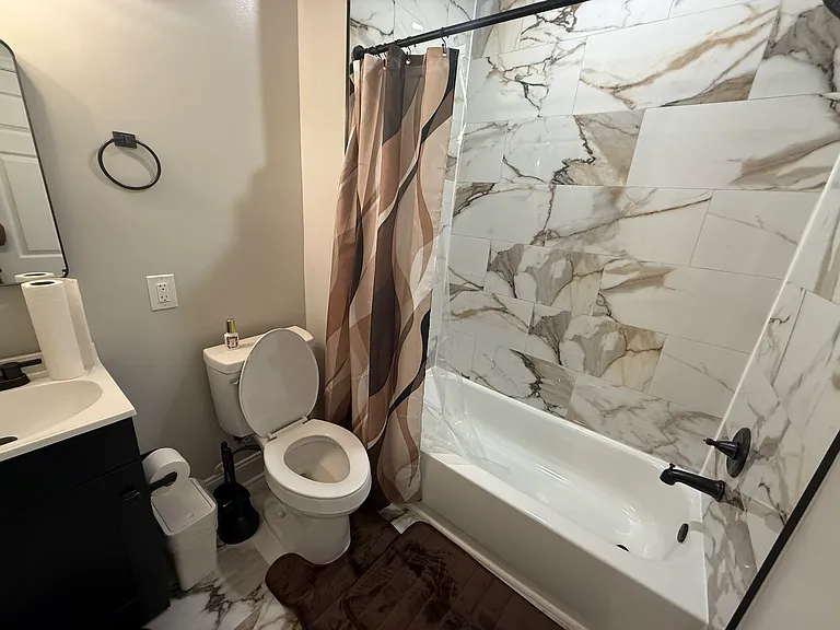 653 Bartlett Ave — Photo 3