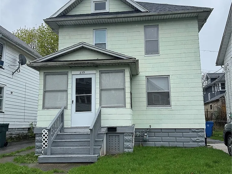 239 Weyl St — Photo 1