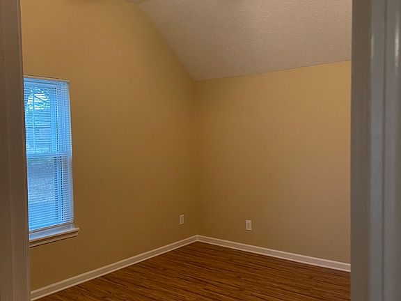 5th image of 3011 Wirth Ave