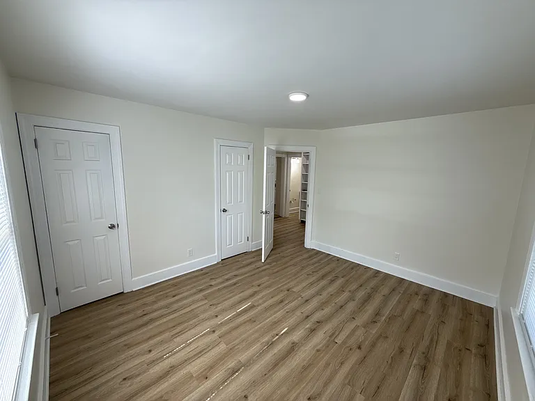 913 Glenwood Ave — Photo 10