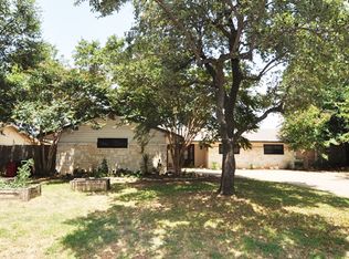 832 Edgehill Dr, Hurst, TX 76053