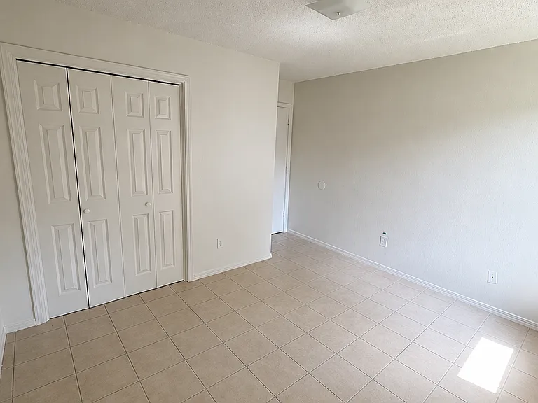 6610 S Yorktown Ave — Photo 9