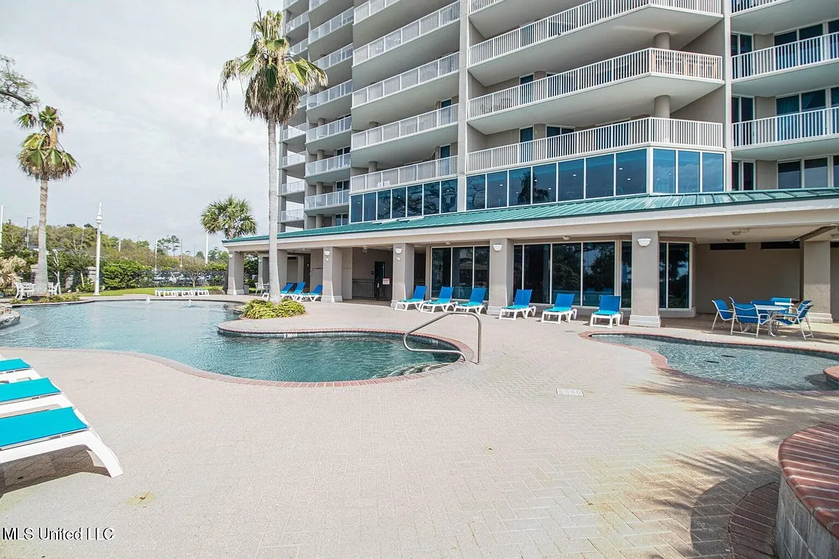 Building Photo - 2668 Beach Blvd #1403