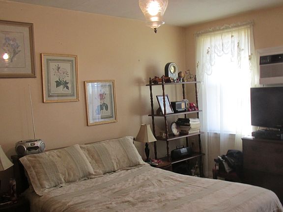 5th image of 2022 E 58th St #123C