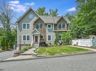 2 Rockledge Ter, Wayne, NJ 07470