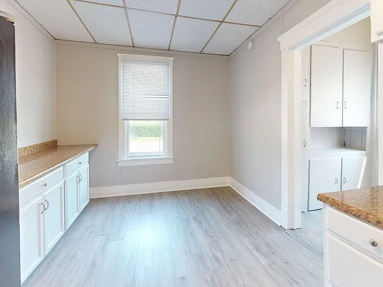 2236 Penn Pl NE — Photo 1