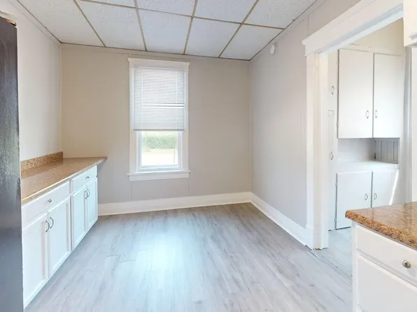 2236 Penn Pl NE, 2236 Penn Pl NE APT 1, Canton, OH 44704