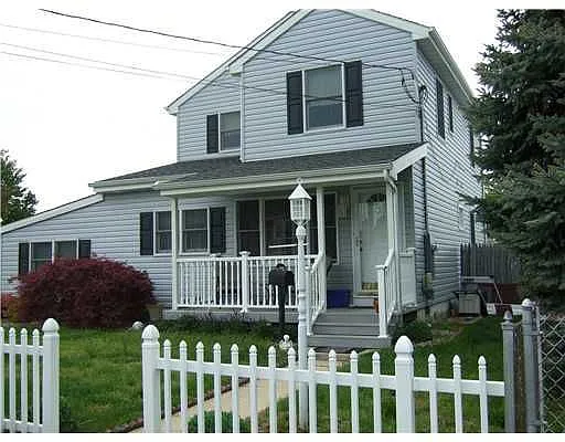 446 Ocean Blvd photo 1