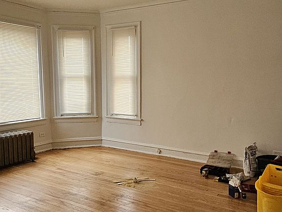 4th image of 7726 S Jeffery Blvd #3W