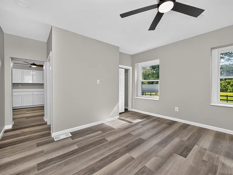 904 Locust Corner Rd — Photo 22