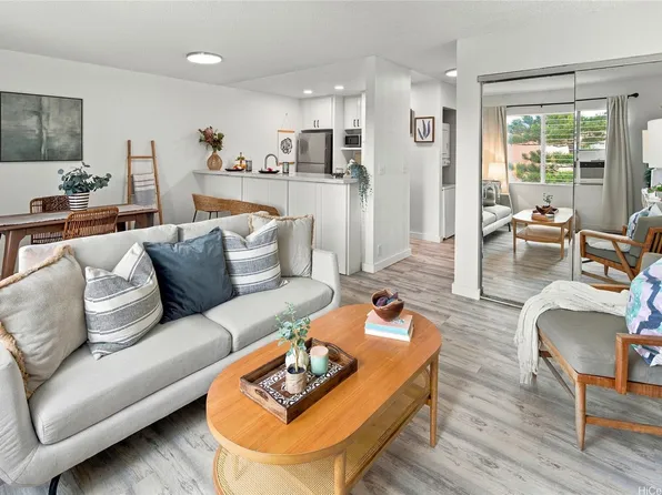 46-263 Kahuhipa St APT B211, Kaneohe, HI 96744