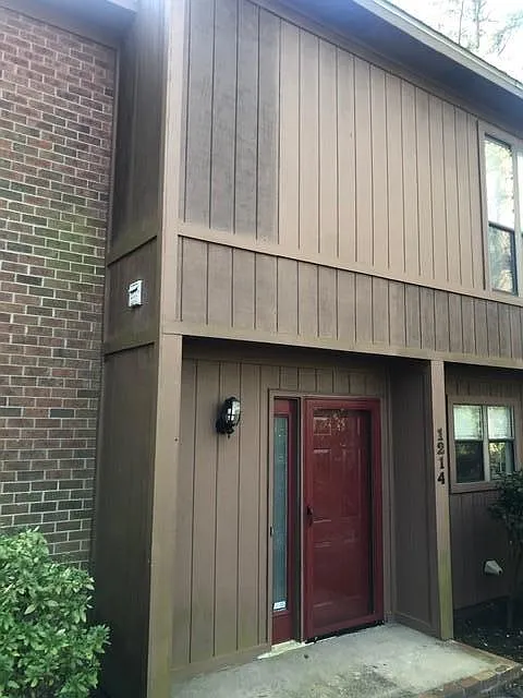 3 bed, 2.5 bath, 1365 sqft, $1,550 — Photo 2