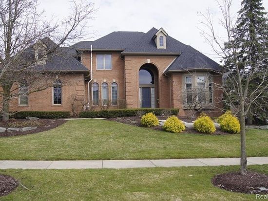 6531 Bridgewater Dr, West Bloomfield, MI 48322