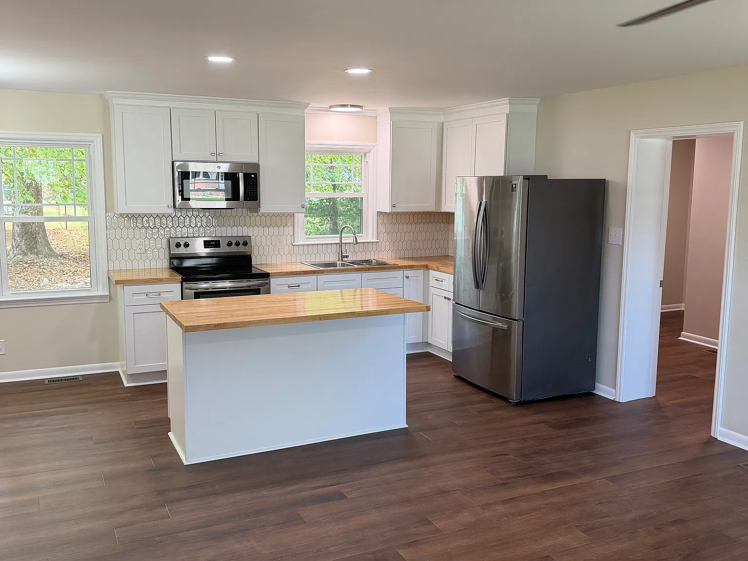 4 bed, 1326 sqft, $1,800 — Photo 2