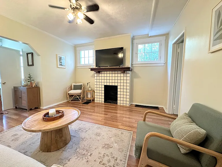 925 Baldwin St #1 — Photo 4