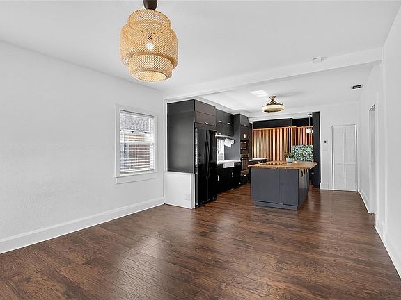 5th image of 212 W Genesee St