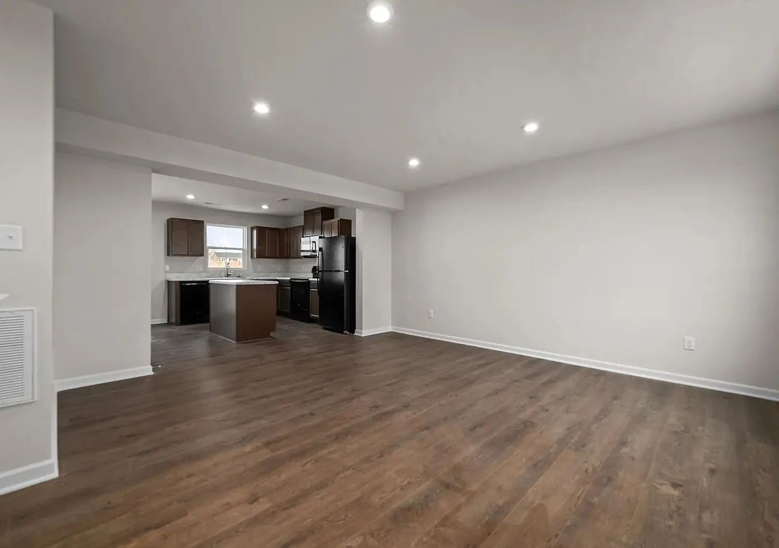1018 Cambria Lane — Photo 3