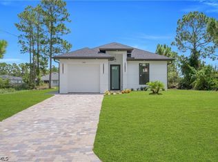 1070 Fayette Ave, Lehigh Acres, FL 33974