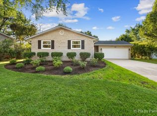 712 Aztec Dr, Carol Stream, IL 60188