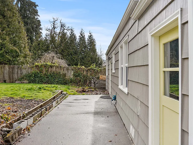 Stoneway Dr NW — Photo 18