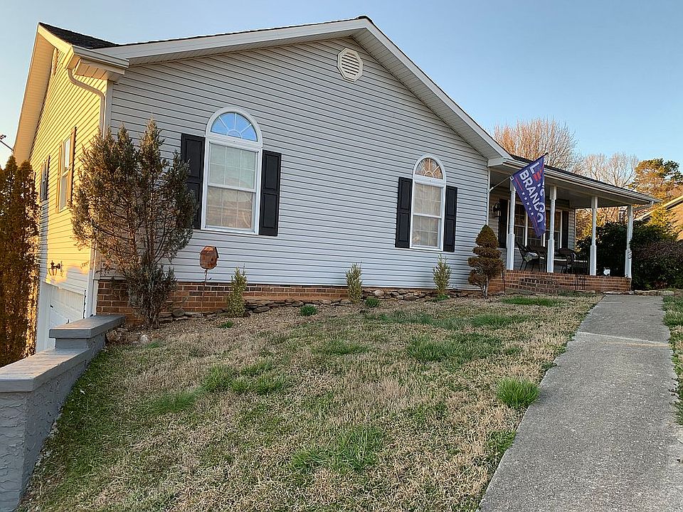 1st image of 875 Foxglove Ln