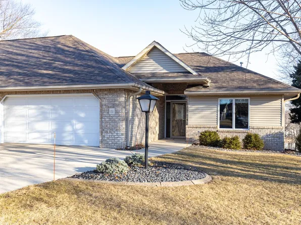 11 McFarland Pl, Kaukauna, WI 54130