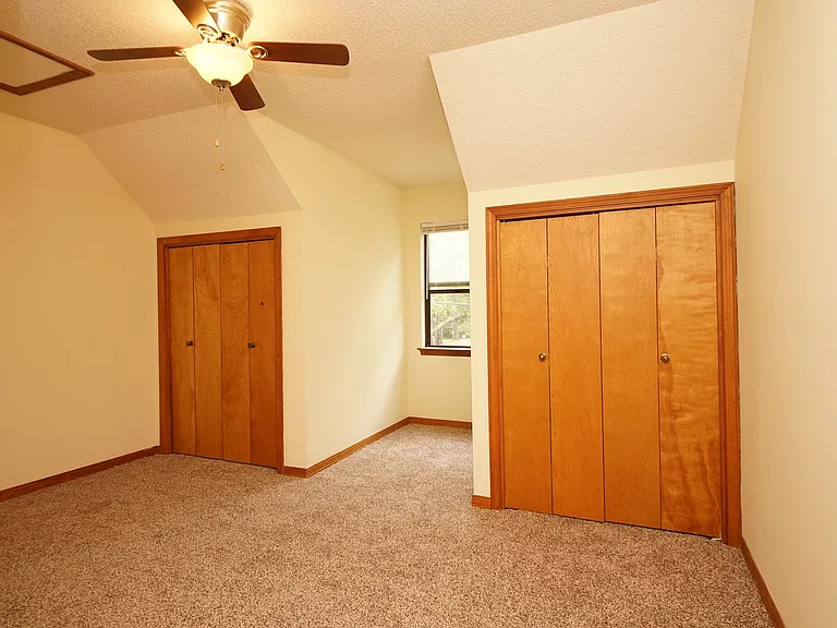 561 Bayshore Dr — Photo 24