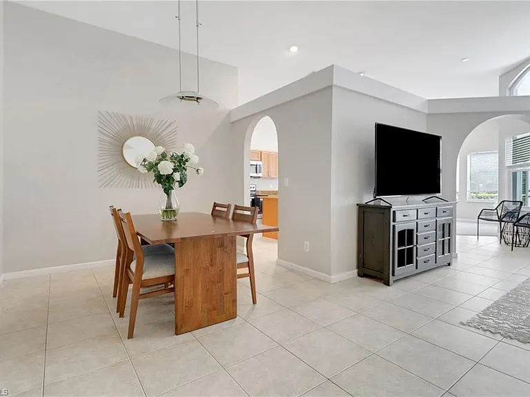 6773 Southern Oak Ct — Photo 10