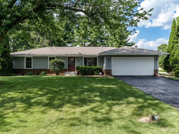 5590 White Plains Way, Rockford, IL 61108