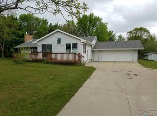 47646 Slip Up Creek Rd, Sioux Falls, SD 57104
